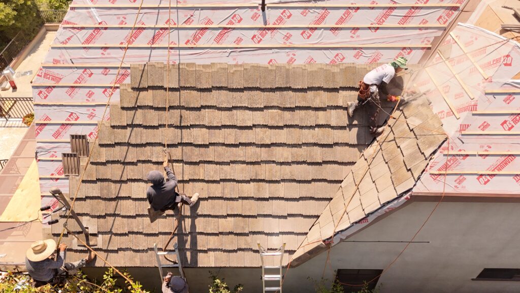 Roofing contractor in Simi Valley